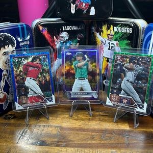 Bligh Madrid no.487/499,Kyle Seager no.117/299,Enmanuel Valdez no.331/999